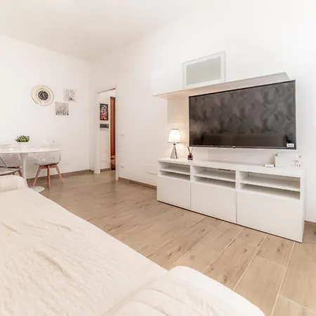 Apartment Mary Flat- Metro Garbatella - Wi-fi Rome